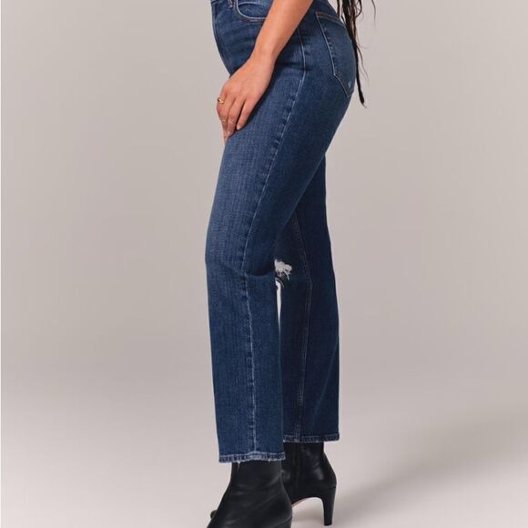 Abercrombie & Fitch | Curve Love Ultra High Rise Ankle Straight Jean | 27 XS - Picture 4 of 10